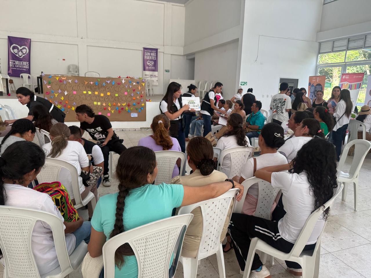 Representantes-INS-en-feria-Juntemonos-de-la-Funcion-Publica.jpeg