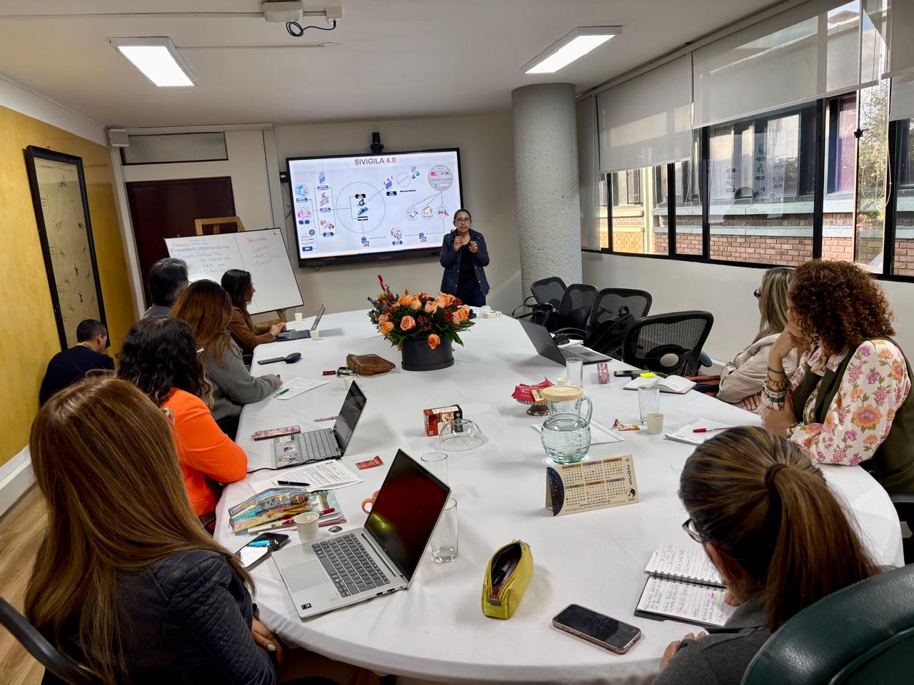 Reunión-directora-del-INS-y-senadora-Olga-Velásquez-discutir-ley-salud-mental.jpeg