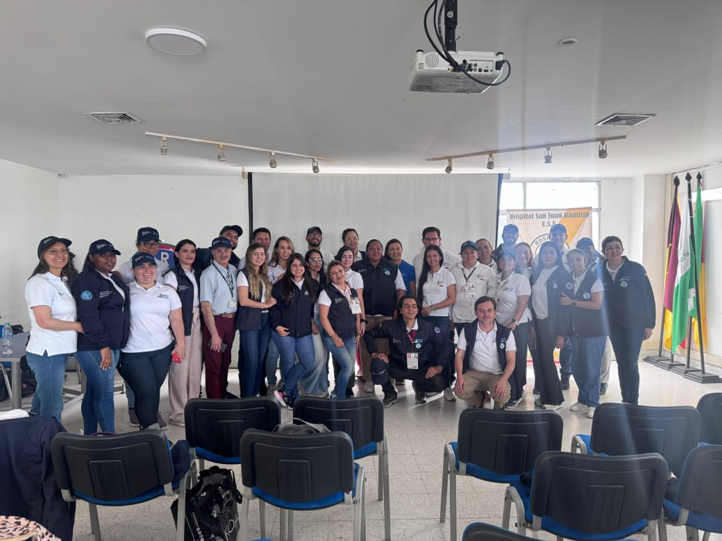 Equipo-FETP-INS-y-equipo-Secretaría-de-Salud-del-Tolima.jpeg