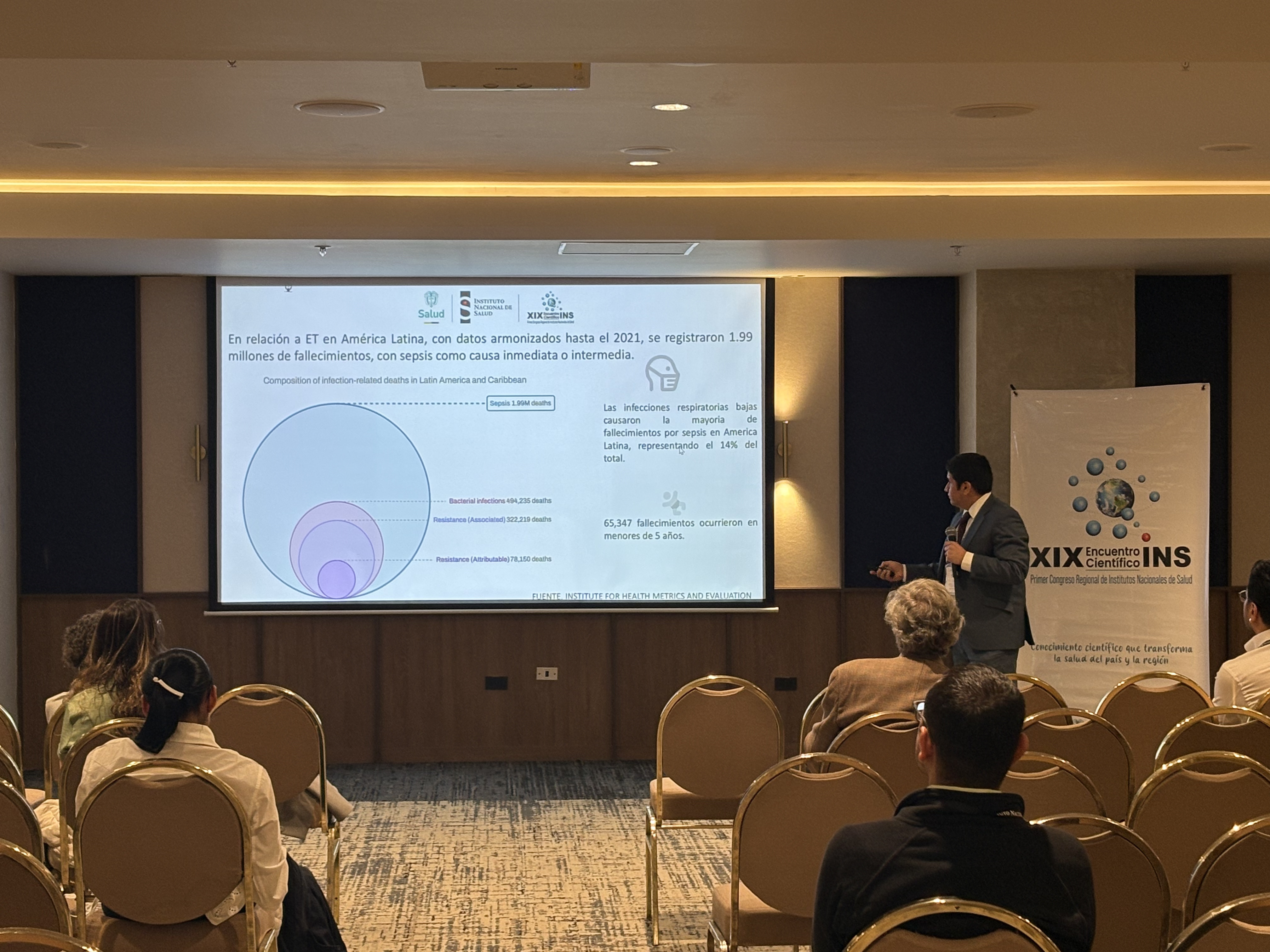 Leandro Patiño, del Instituto Nacional de Investigación en Salud Pública de Ecuador.jpg