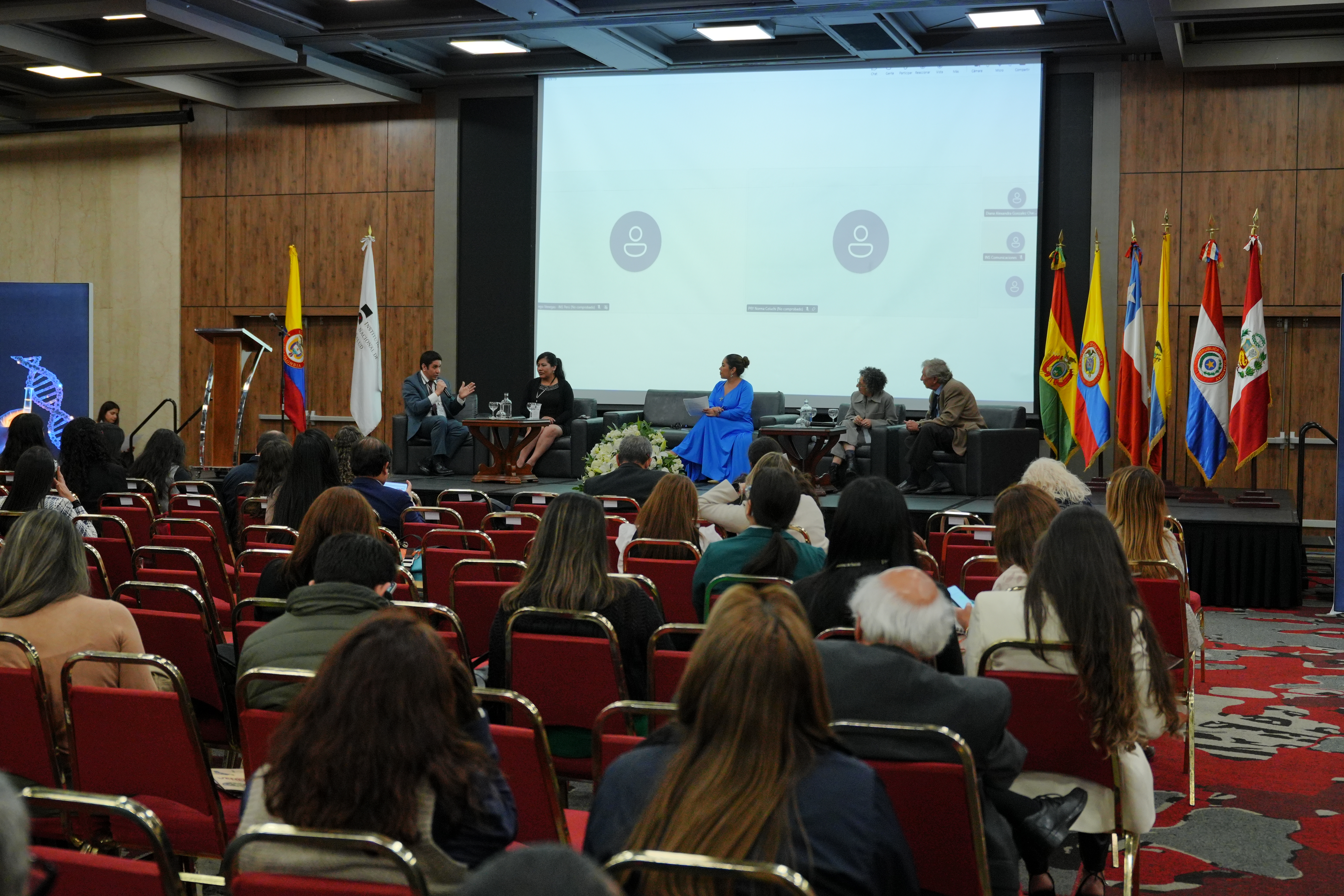 Panel-sobre-salud-publica-encuentro-cientifico.JPG