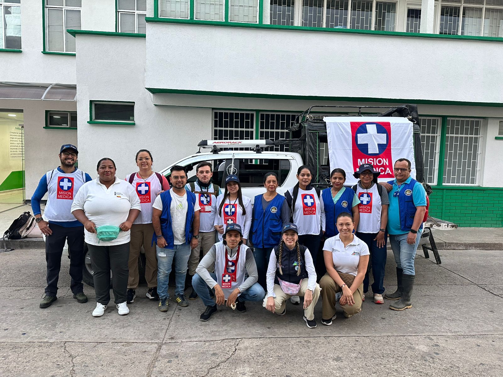 equipo del Programa de Entrenamiento en Epidemiología de Campo (FETP Colombia) del Instituto Nacional de Salud (INS).jpeg