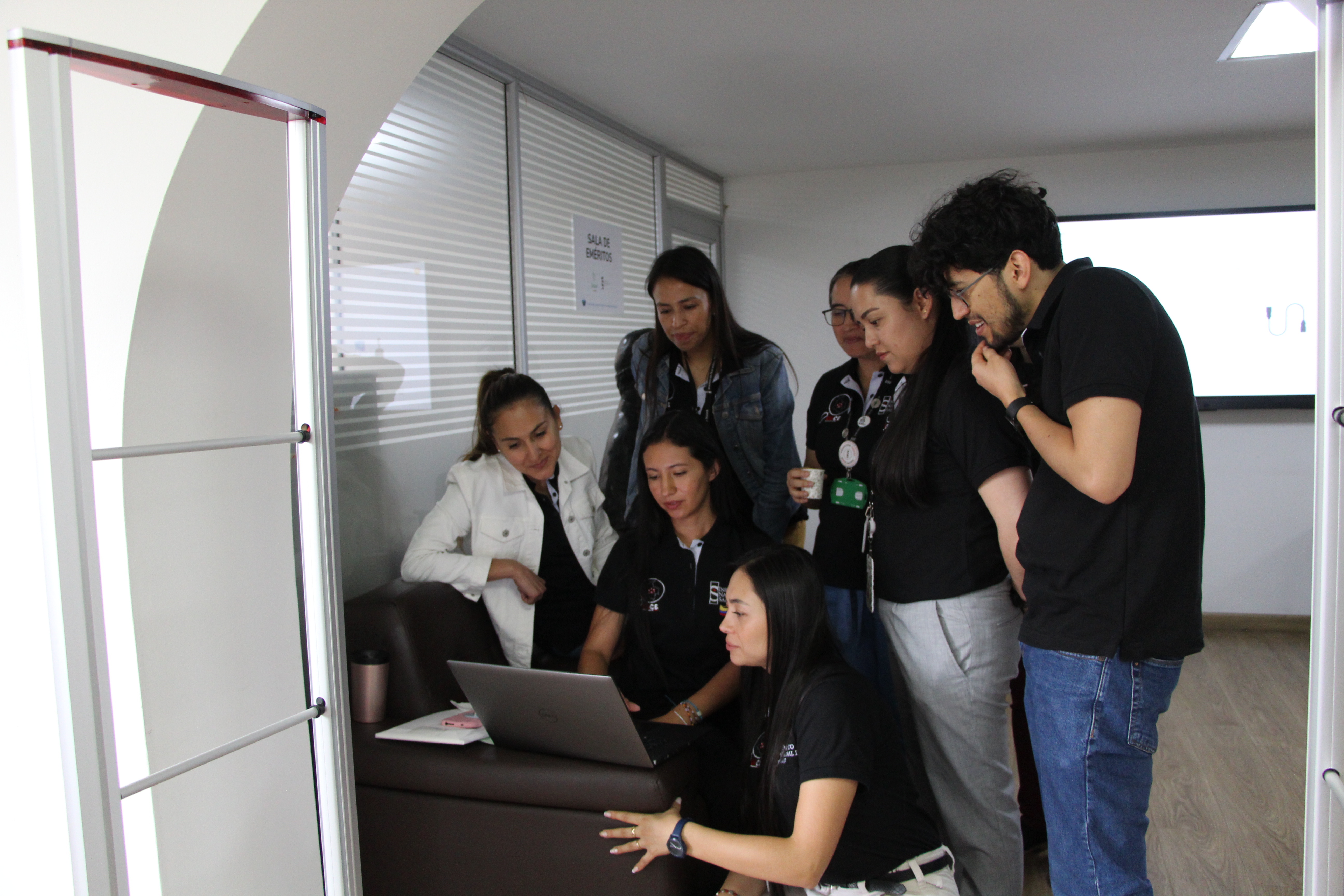 taller-práctico-para-fortalecer-el-análisis-cualitativo.JPG